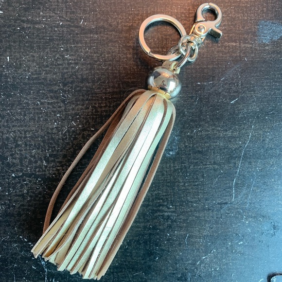 Gold Keychain - Picture 4 of 5